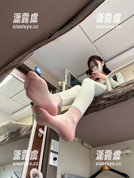 脸红Dearie 微密圈 - 脸红Dearie最新作品又来了!裸足的自由让我想起了童年时的泥巴!