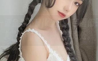 又是一波金毛不良jk美图，芋圆侑子真会把“坏”演绎得恰到好处。