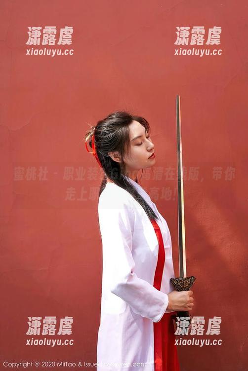 蜜桃社-Gina 蜜桃社 - 职业装?Gina高清在线版,带你走上职场的时髦高地!