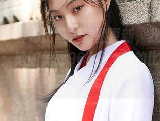 蜜桃社 – 真希比基尼套图更新，我心中默默打分：她的美丽965分，我的比基尼梦还有999分无望……
