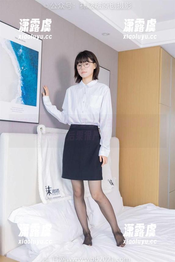 袜啵啵-苏苏 袜啵啵 - 高清共享苏苏与白棉袜的日常:袜子搭配后果很严重,哈哈!