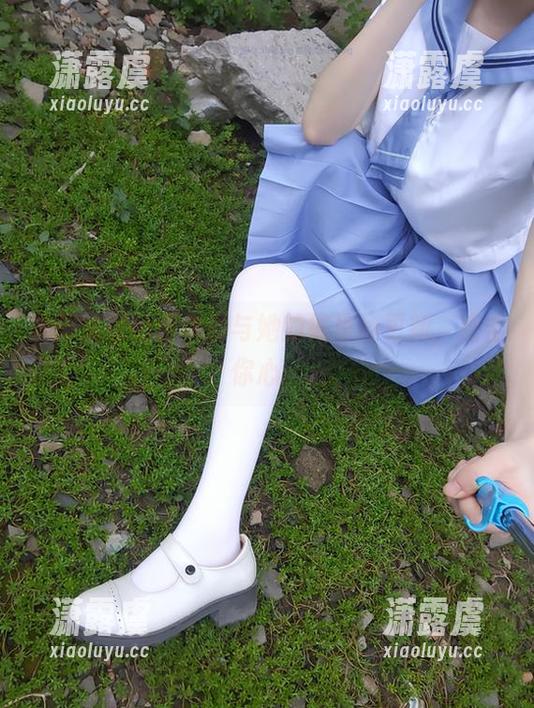 西尔酱 拿掉滤镜的西尔酱与她的裤里丝更新,直击你心。