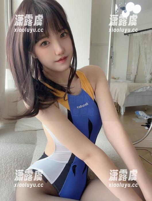 阿薰kaOri泳池系列的原图更新，别说，这泳池似乎有种无形的吸引力，让我想起了一些尴尬