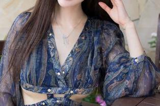 魅妍社 – 戴着一脸无辜的小仓鼠少见制服私房，原图轻松撩人。